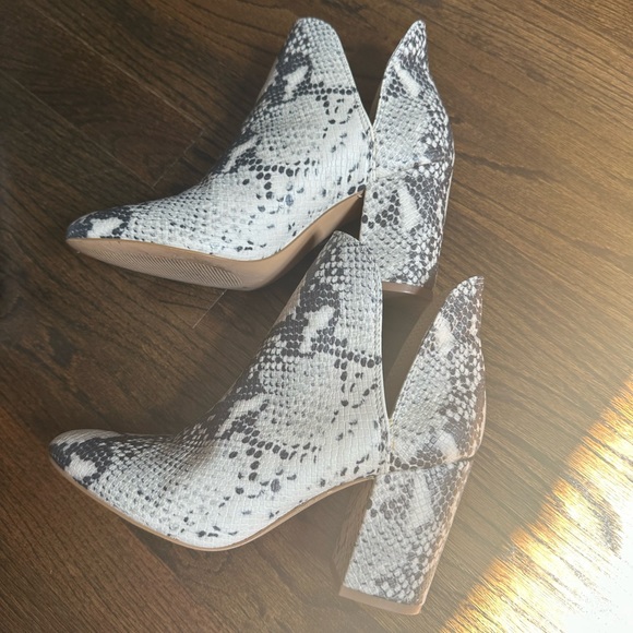 Steve Madden Ragan Snake Print Bootie - Picture 4 of 5
